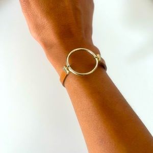 Bracelet and earrings